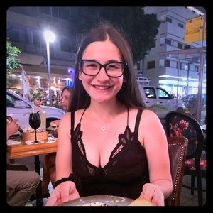 Meet your Posher, Monica